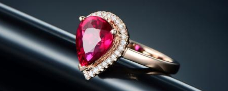 碧璽可以和翡翠手鐲可以一起戴嗎