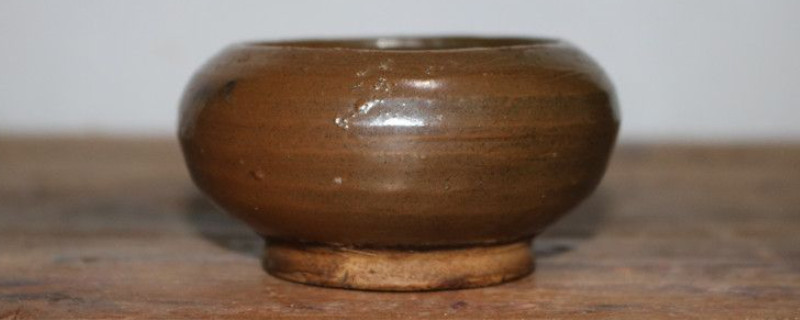 紫金釉瓷器的特征及鑒別方法