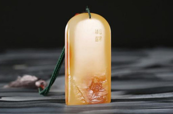 黃龍玉是什么玉?產(chǎn)自哪里?