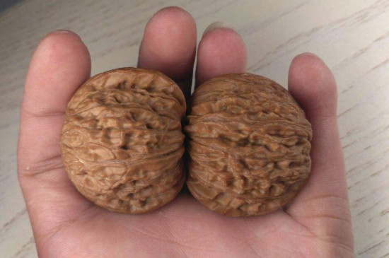 文玩核桃可以用花生油刷嗎