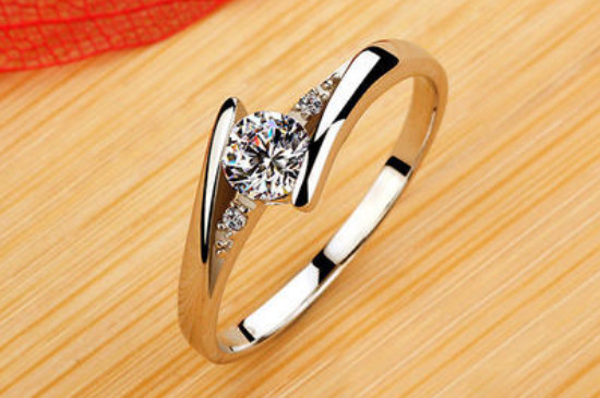 白金和銀可以一起戴嗎