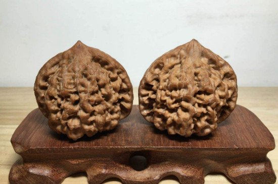文玩核桃底部怎么處理