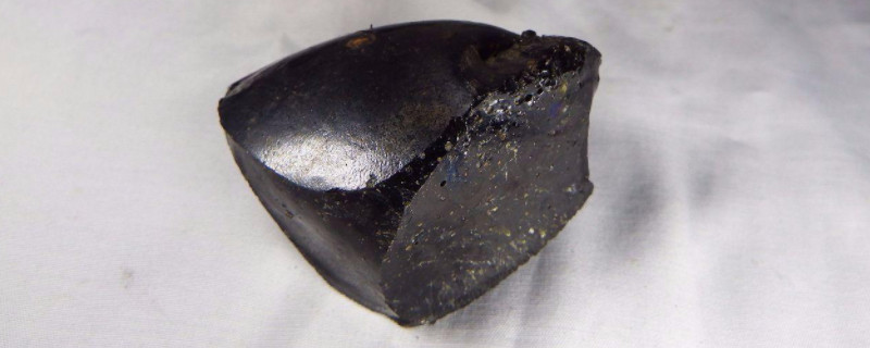 玻璃隕石與黑曜石區(qū)別在哪里