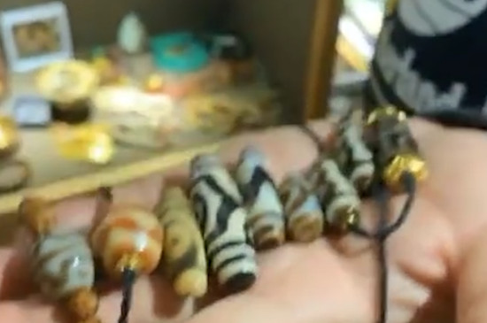 天珠的原石是什么樣的