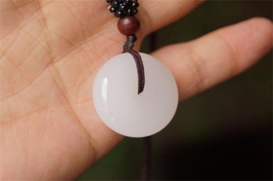 羊脂玉平安扣的寓意