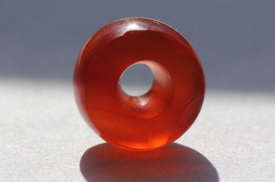 哪些屬相不適合戴紅瑪瑙，紅瑪瑙對屬性沒有禁忌
