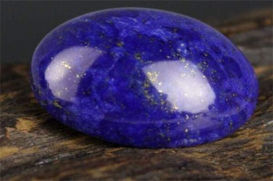 青金石的寓意，平安富貴且招財轉運