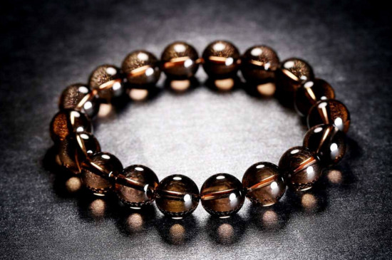 茶晶戴左手還是右手，佩戴茶晶的注意事項