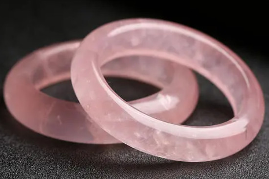 馬達(dá)加斯加高冰玉髓是玉嗎