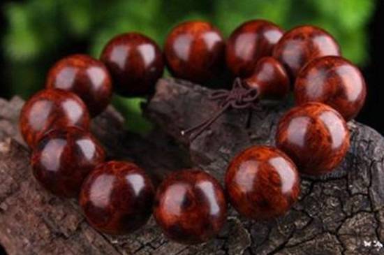 黃花梨手串盤到什么時(shí)候才能上手