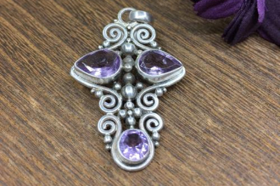 紫水晶可以碰水嗎