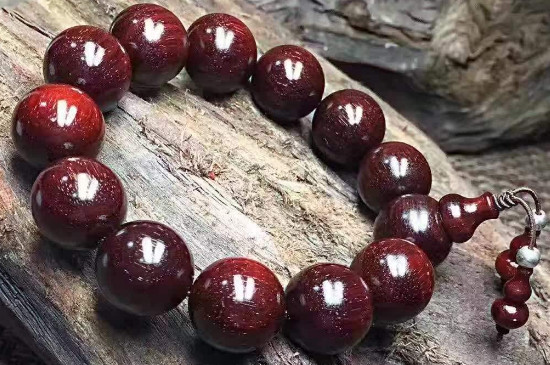 小葉紫檀的養(yǎng)護(hù)