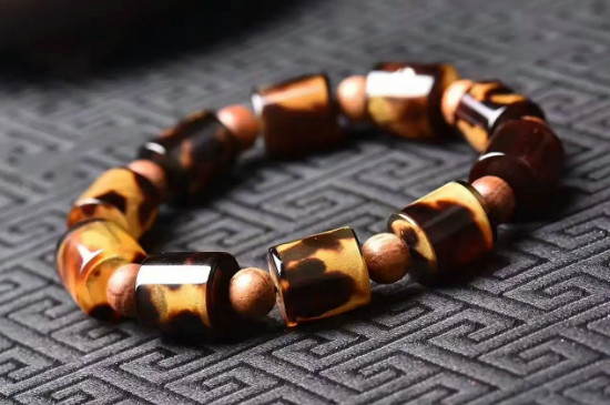 冒冒手串是什么材質(zhì)