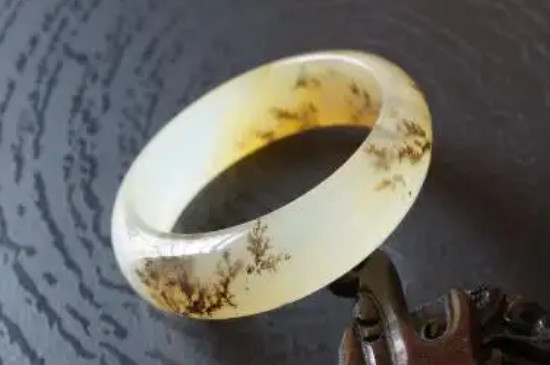 黃龍玉是什么玉?產(chǎn)自哪里