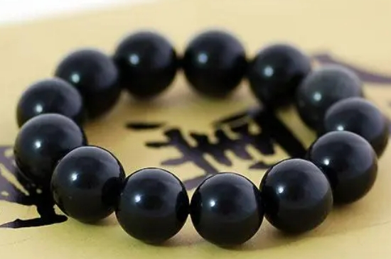 黑曜石不喜歡主人的表現(xiàn)