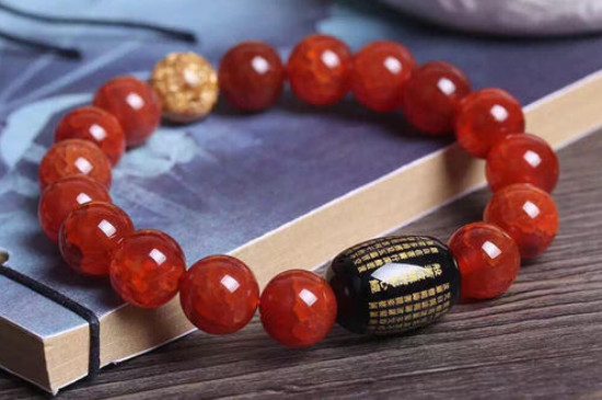 月光石能和什么一起帶