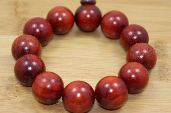 紅花梨手串能盤亮嗎