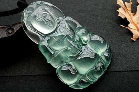 女人送男人觀音吊墜寓意，智慧慈悲平安柔和