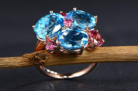 藍(lán)色托帕石是天然的嗎