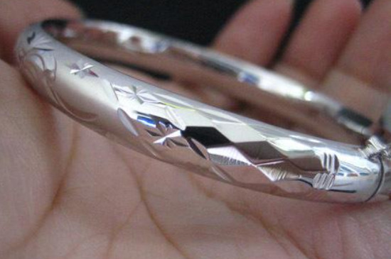 鈀金和鉑金是一樣的嗎