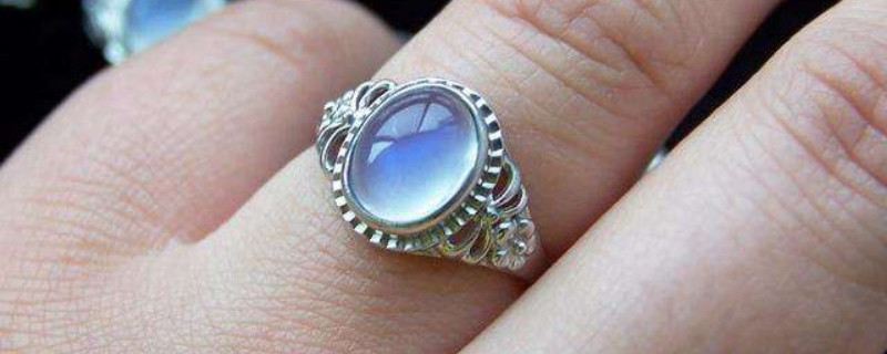 托帕石是水晶嗎