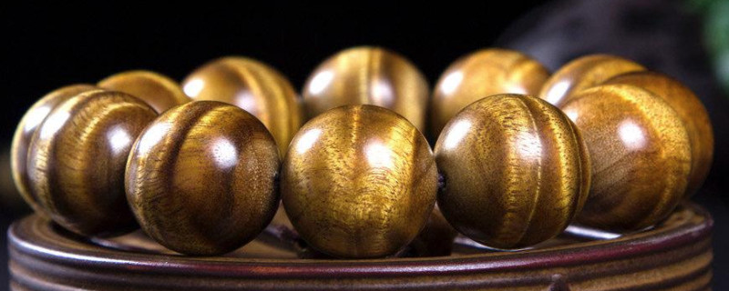 金絲楠木手串放水里會(huì)沉嗎