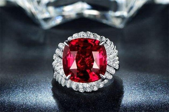 石榴石折射率是多少