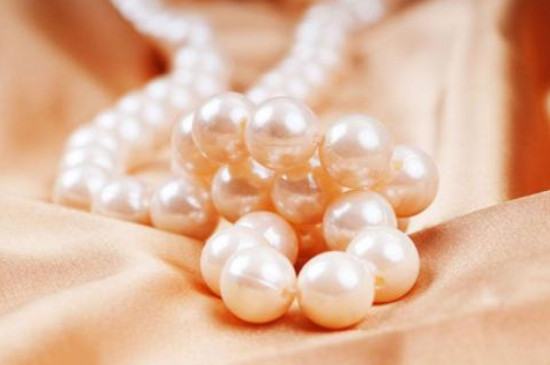 珍珠可以和銀飾一起佩戴嗎