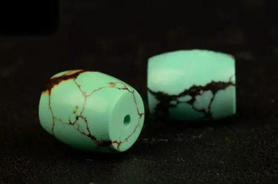 女的綠松石戴哪只手