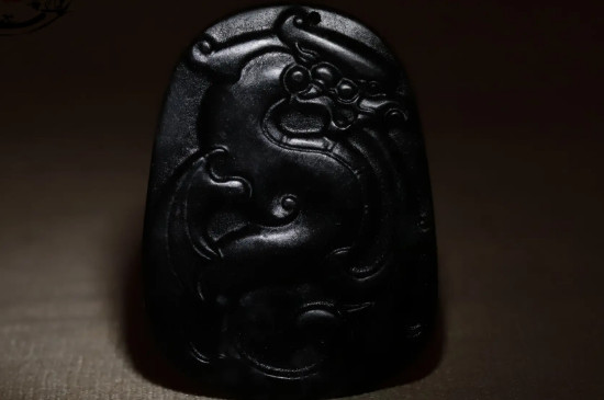 蛇紋石玉怎么辨別