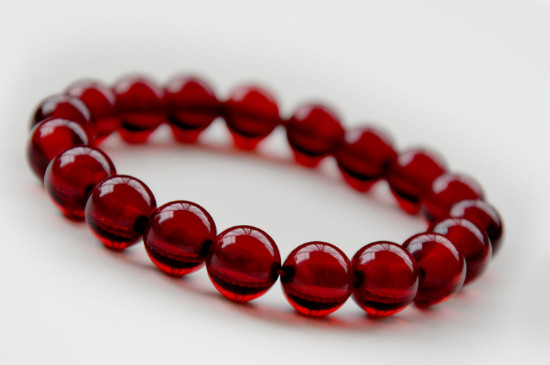 血珀戴久了發(fā)烏了怎么辦