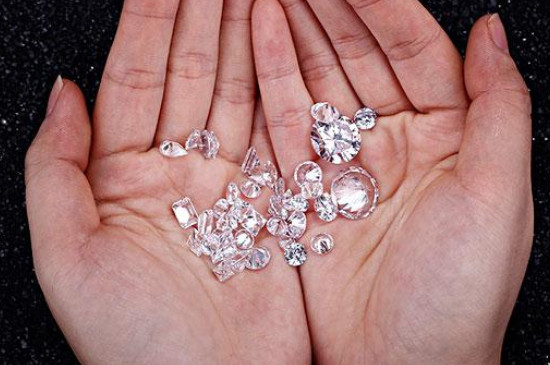 鉆石自己怎么鑒定