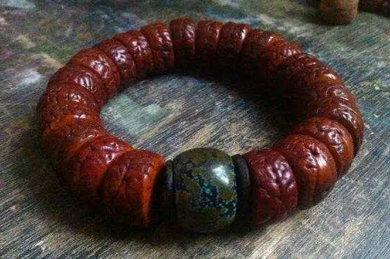 鳳眼菩提一直用手套盤會怎樣