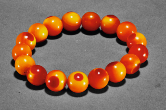 鶴頂紅手串的功效與作用