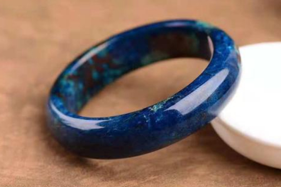 孔雀石和鳳凰石的區(qū)別