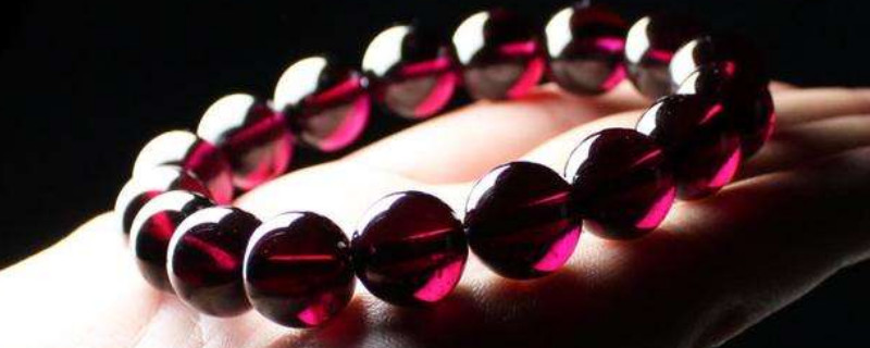 石榴石和紫牙烏區(qū)別