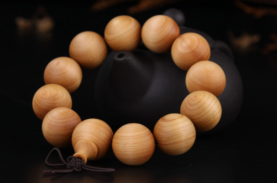 崖柏手串怎么盤(pán)出來(lái)漂亮