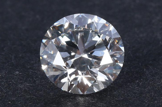 黑曜石不能和什么搭配，水晶/鉆石/珍珠/蜜蠟