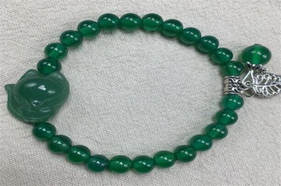 東陵玉手鐲戴久了有什么變化