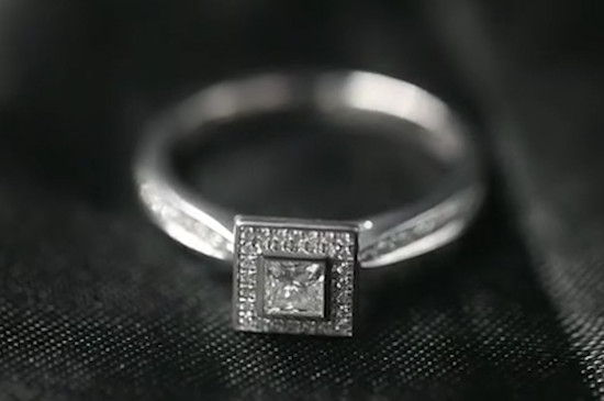 十指戴戒指的含義