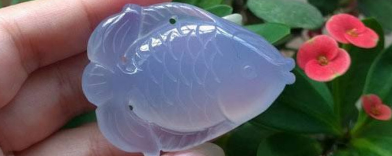 藍(lán)玉髓和海藍(lán)寶區(qū)別