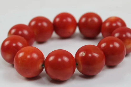 戴紅珊瑚手串的好處