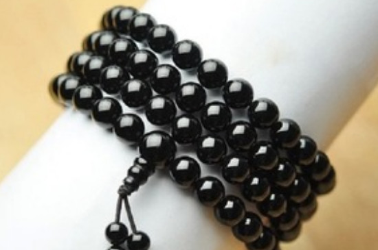 女人戴黑瑪瑙好處和禁忌