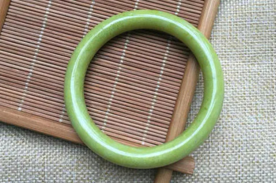 菜花玉越戴越潤(rùn)嗎