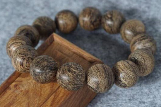 沉香手鏈與多寶能搭配嗎