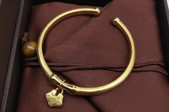 成人黃金手鐲最小圈號是多少