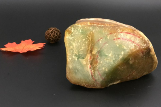怎么鑒別原石是玉還是石頭