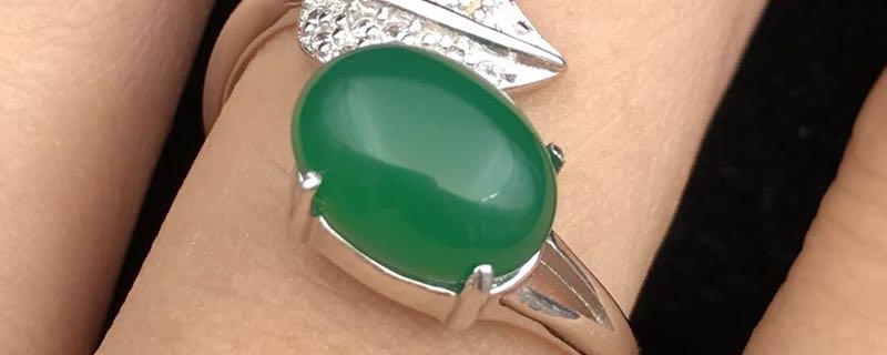 玉髓瑪瑙翡翠玉有什么區(qū)別