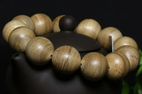 沉香怎么盤(pán)玩手串
