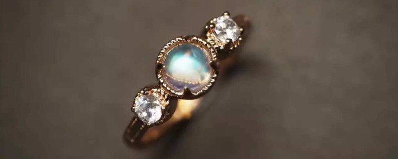 月光石能和太陽石一起戴嗎